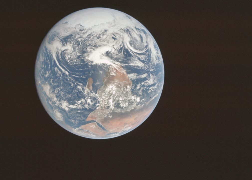 1966: First full-Earth photo from the moon’s orbit
